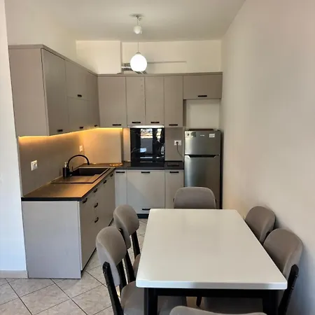 Lungomare 5 Apartment Vlore